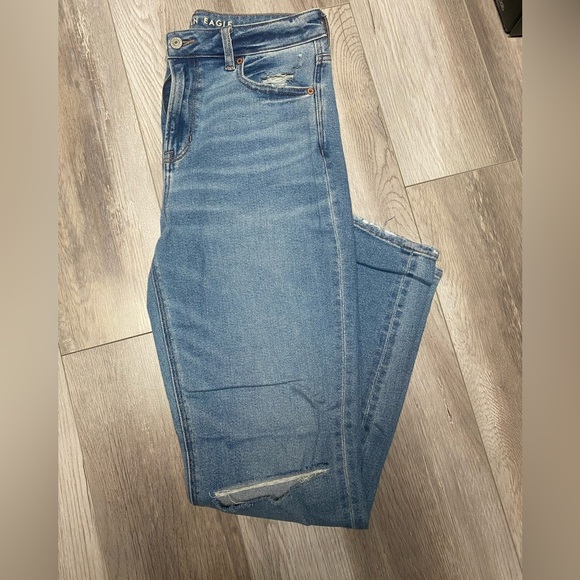 American Eagle Stretch Mom Jeans - Picture 2 of 4